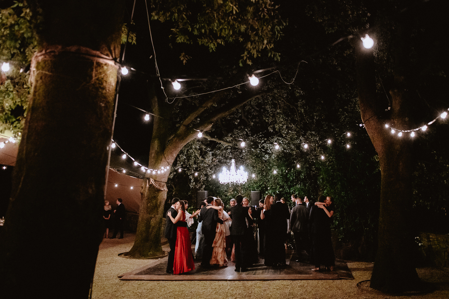 chianti weddin photographer classic villa romantic first dance