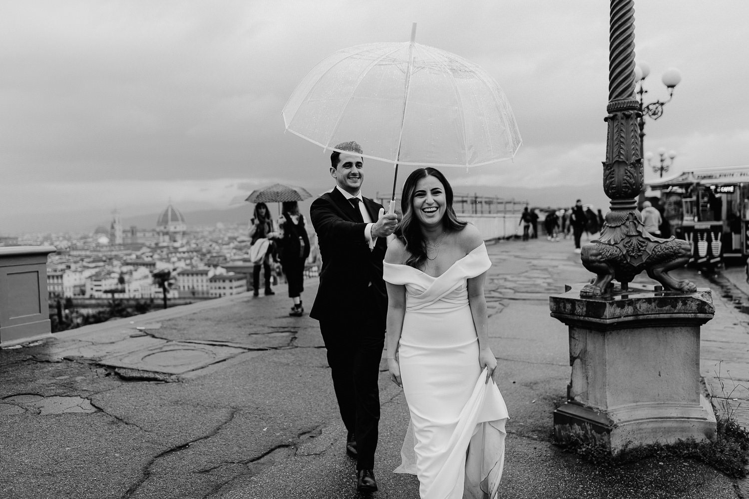 elopement photographer florence rainy portrait session piazzale michelangelo