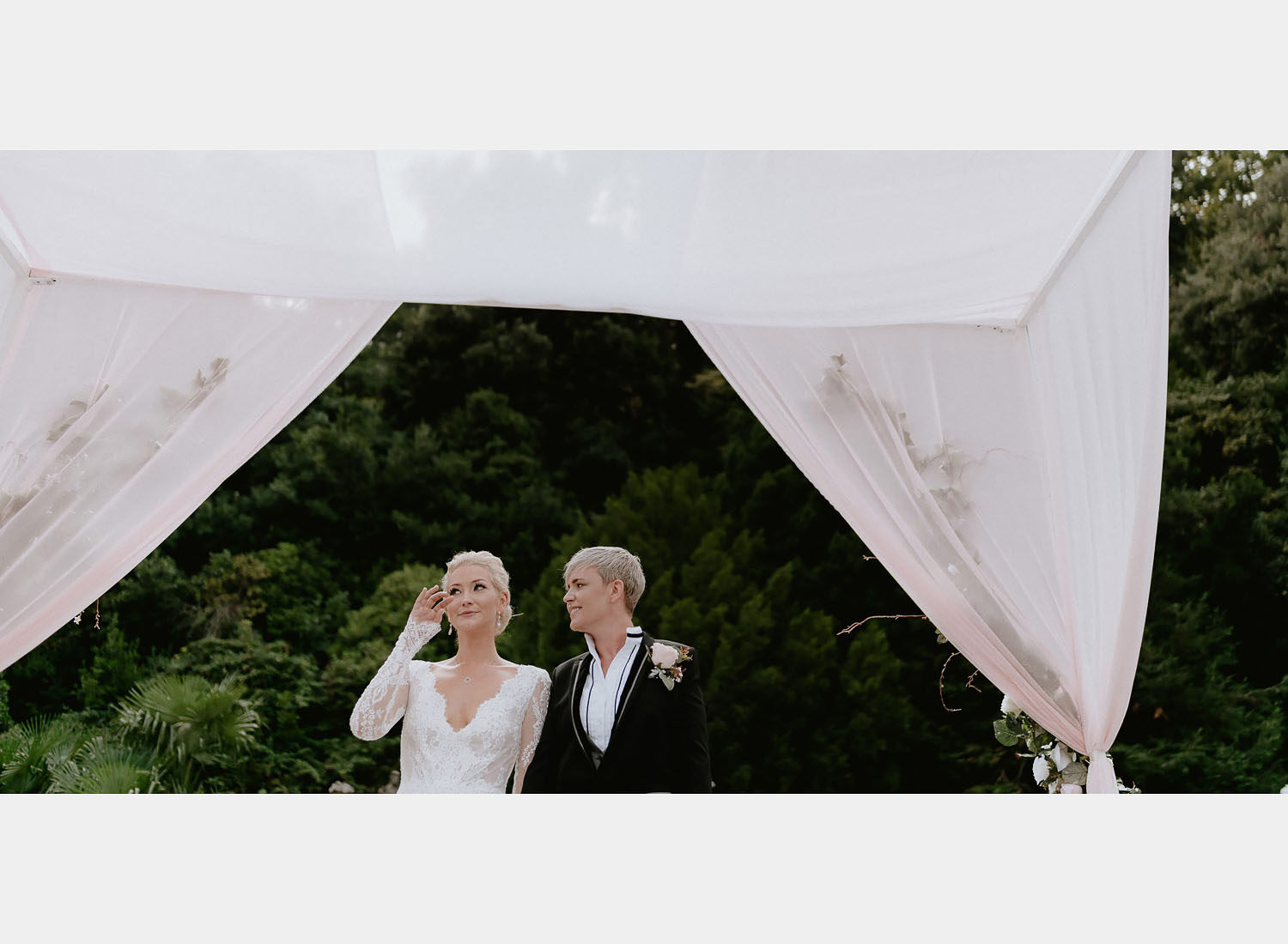 lake como wedding photographer villa pizzo outdoor intimate wedding ceremony