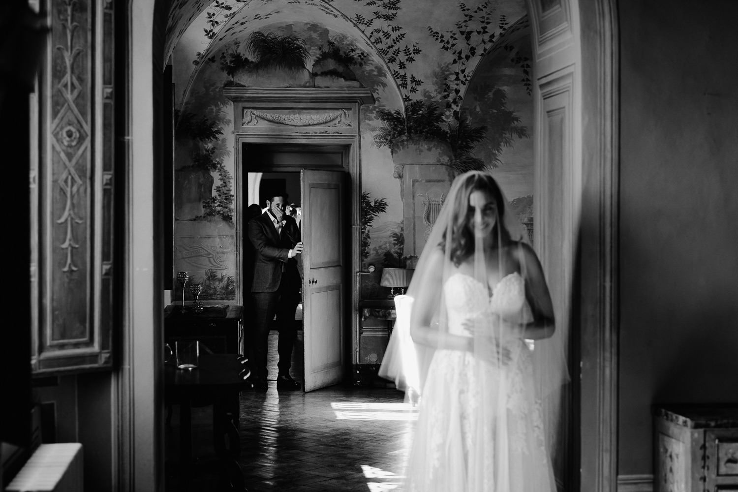 villa catignano wedding photogprapher siena most romantic first look ever