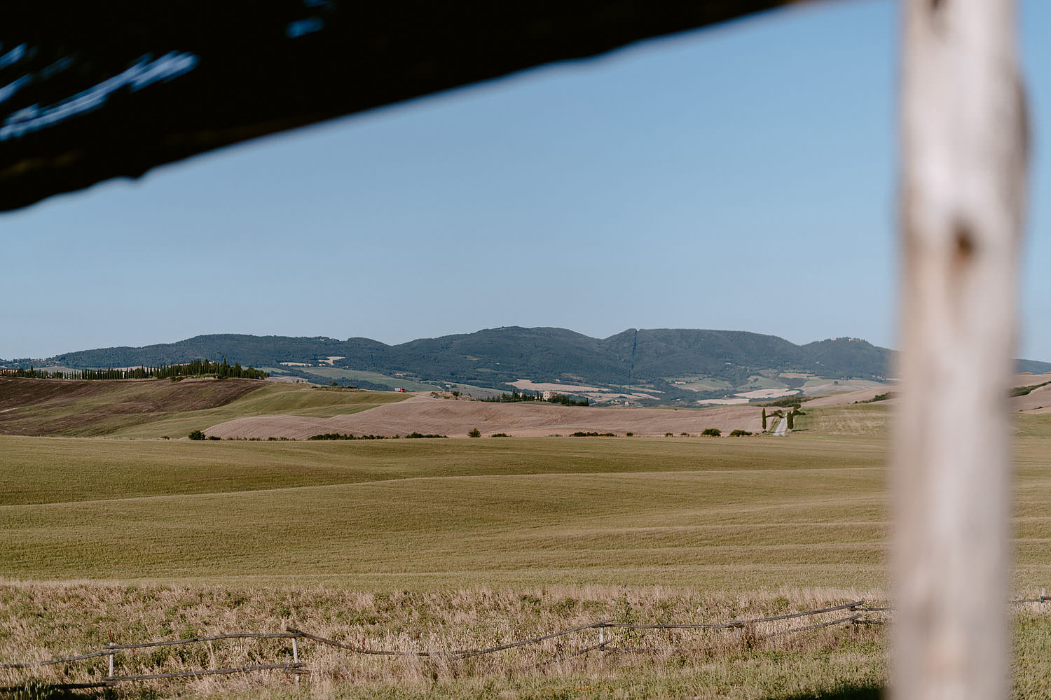 Wedding Inspiration Tuscan Rolling Hills val d orcia locanda in tuscany rolling hills view