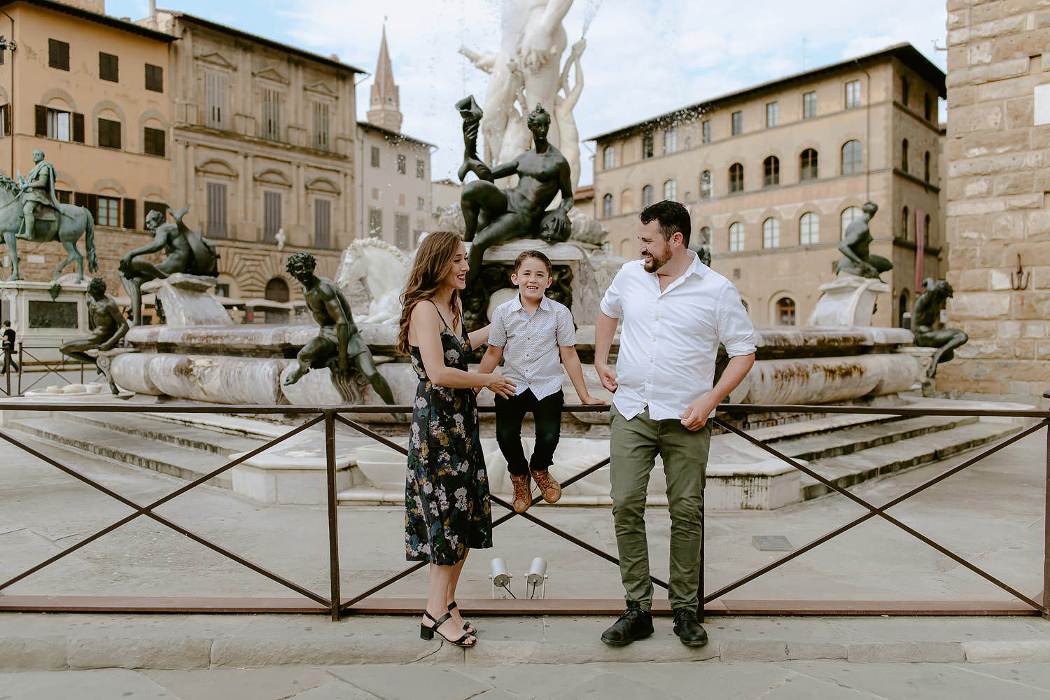 photographer florence tuscany travel vacation family piazza signoria