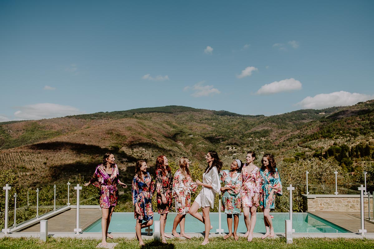 bridal party in umbria group shot outdoor