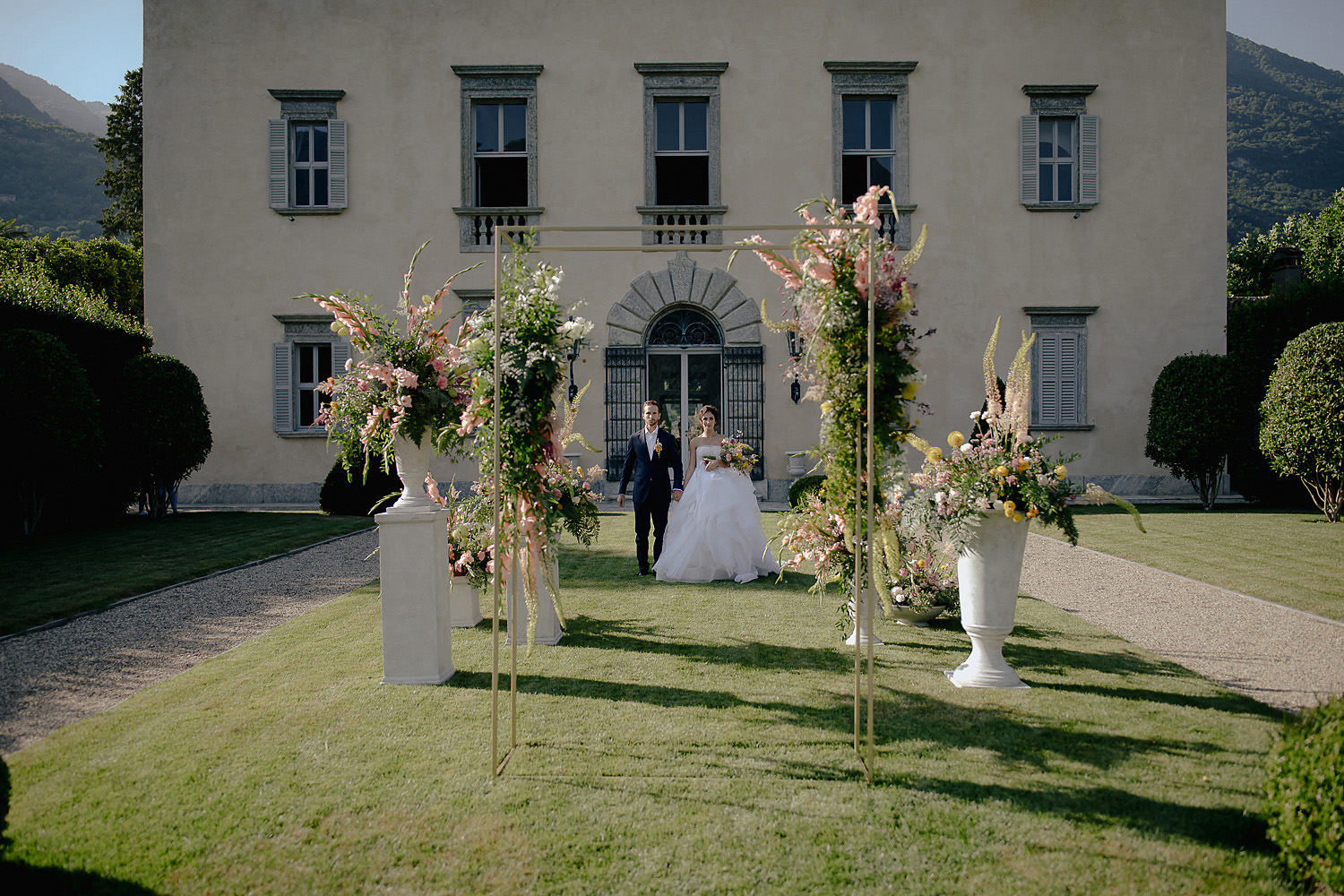 villa balbiano wedding photographer lake como ceremony entrance