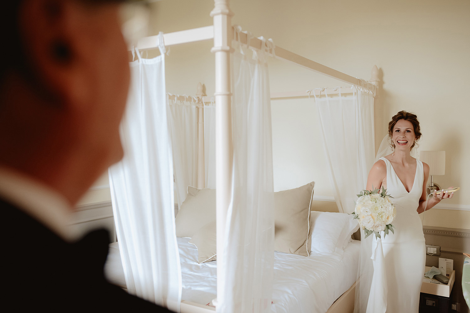 intimate micro wedding in tuscany bride dad first look photographs