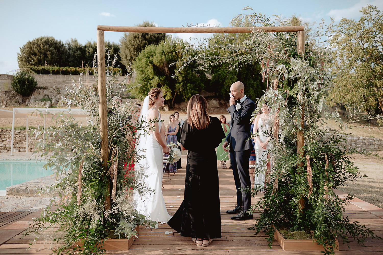 intimate micro wedding in tuscany rustic outdoor ceremony on rolling hills photographs