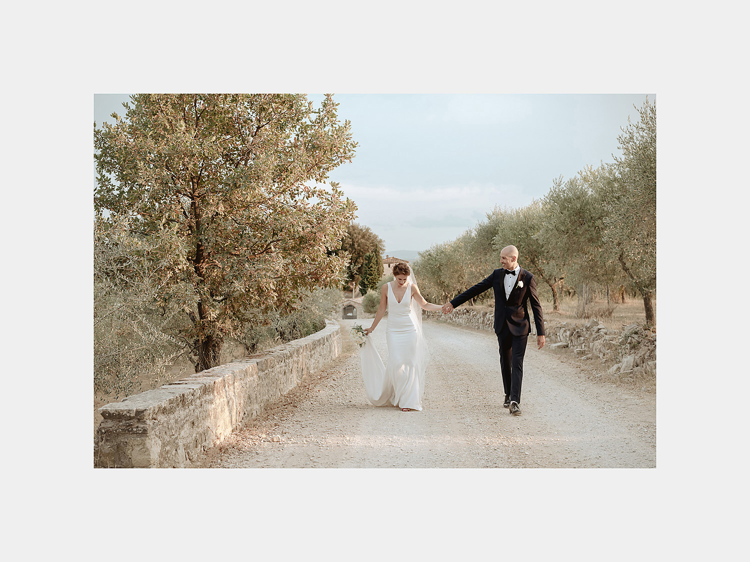 intimate micro wedding in tuscany modern editorial bride groom portraitures