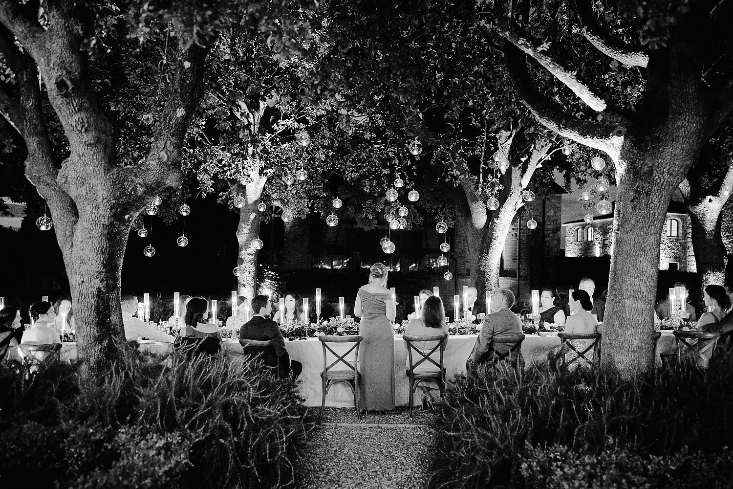 editiorial intimate micro wedding in tuscany alfresco dinner reception outdoor evening